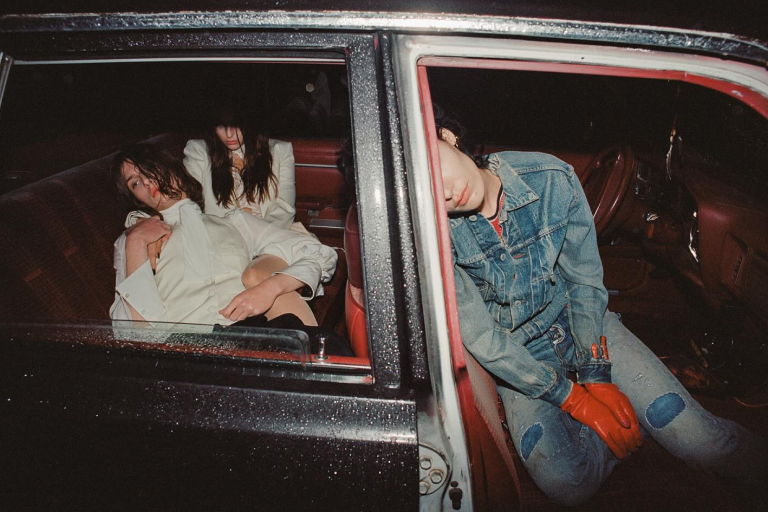 ENFANTS RICHES DEPRIMES :: WALALAND(왈라랜드)