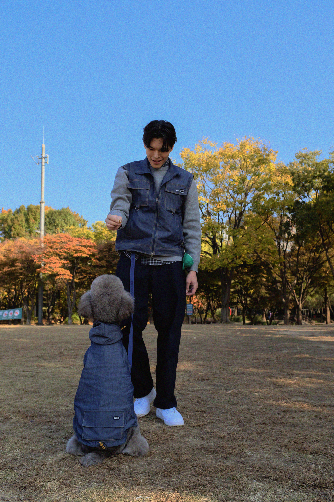 강아지와 함께있는 남자3